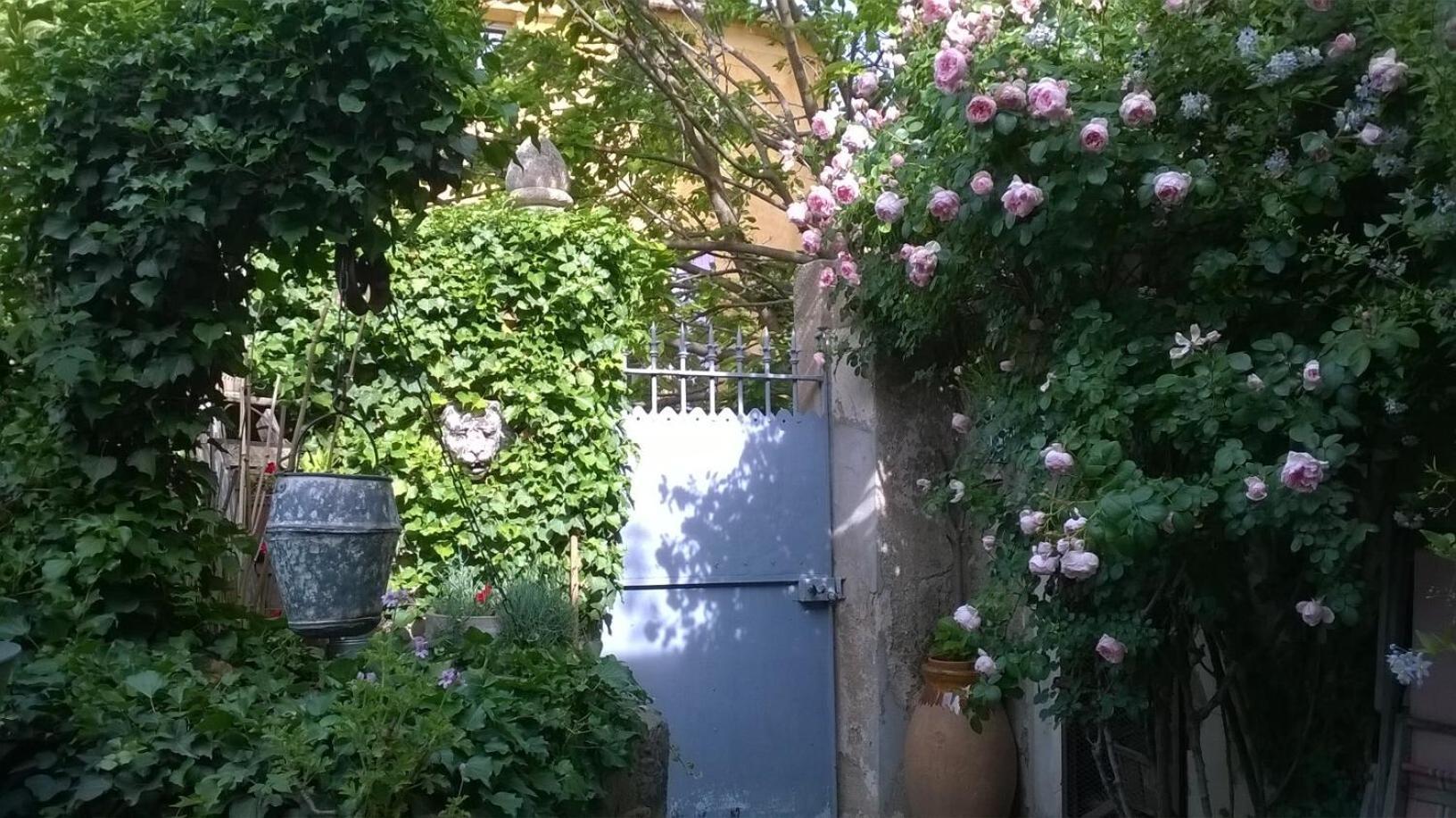 Au Puits De La Fontaine Hotel Tavernes Exterior foto