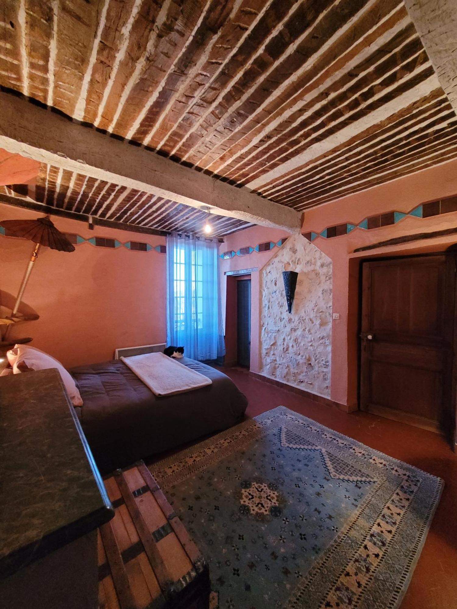 Au Puits De La Fontaine Hotel Tavernes Quarto foto